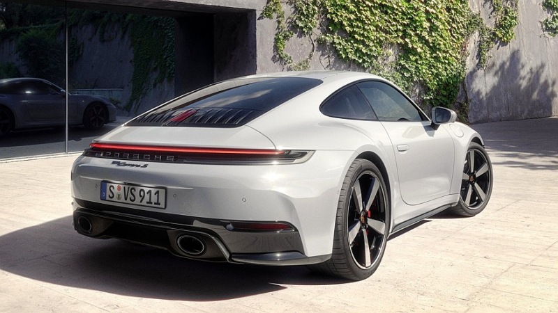 Обновленный Porsche 911 Carrera S: больше мощности, переработанное шасси