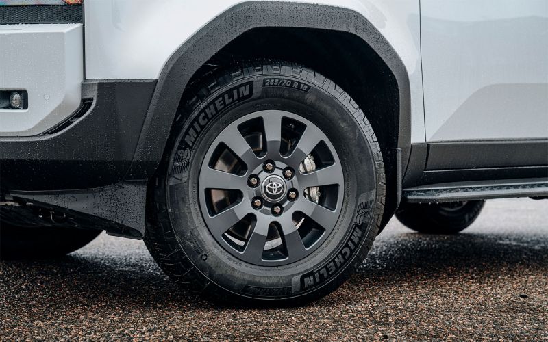Первое знакомство с новым Land Cruiser Prado 250. Русские особенности