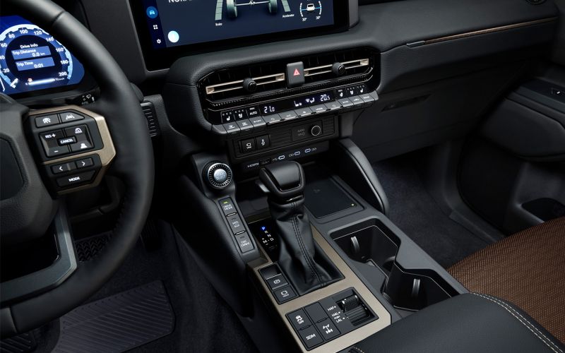 Первое знакомство с новым Land Cruiser Prado 250. Русские особенности