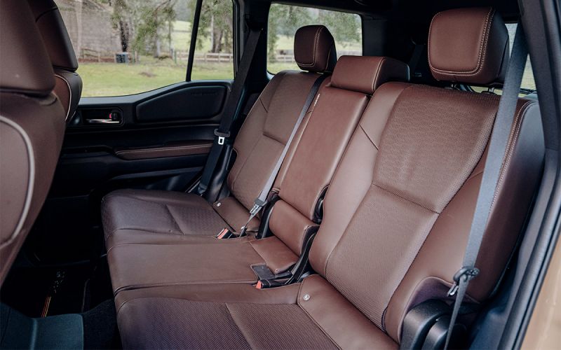 Первое знакомство с новым Land Cruiser Prado 250. Русские особенности