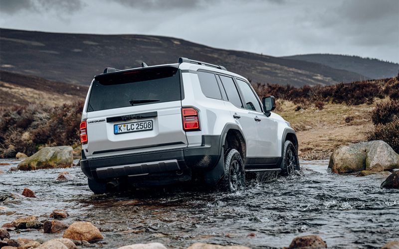 Первое знакомство с новым Land Cruiser Prado 250. Русские особенности