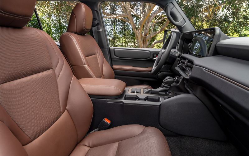 Первое знакомство с новым Land Cruiser Prado 250. Русские особенности