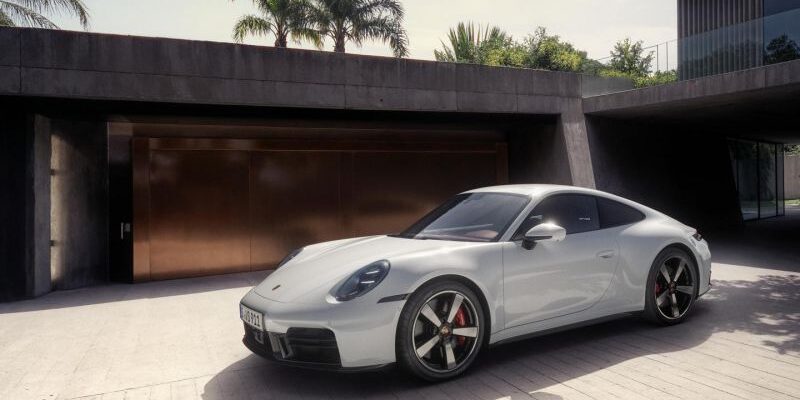 Porsche представил новый 911 Carrera S. Теперь без «механики»