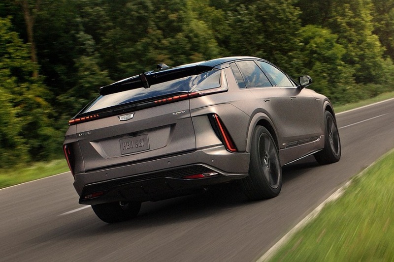 Спортивный кроссовер Cadillac Lyriq-V: режим Track и уникальный саундтрек