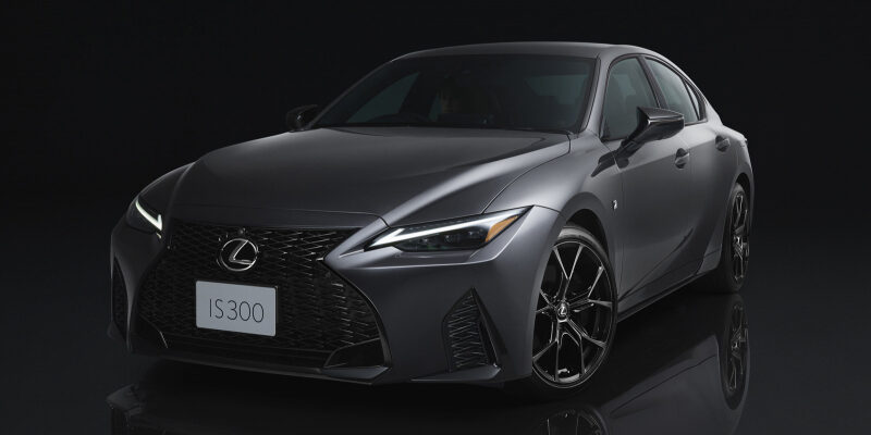 У седана Lexus IS появилась особенная версия F Sport Black IV