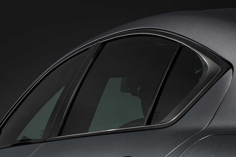 Седан Lexus IS теперь доступен в специальной версии F Sport Black IV