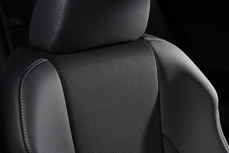 Седан Lexus IS теперь доступен в специальной версии F Sport Black IV