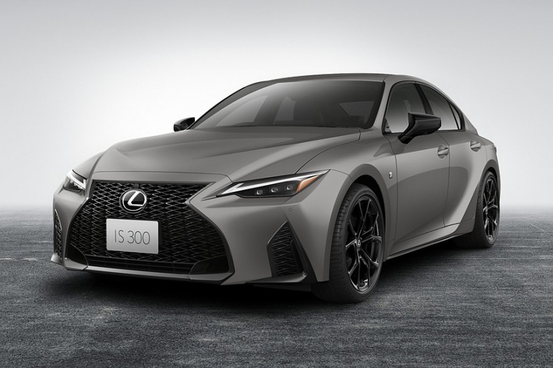 Седан Lexus IS теперь доступен в специальной версии F Sport Black IV