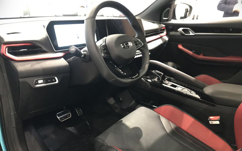 «Нет в базе». Как мы покупали доступные кроссоверы Geely, Haval и Jietu