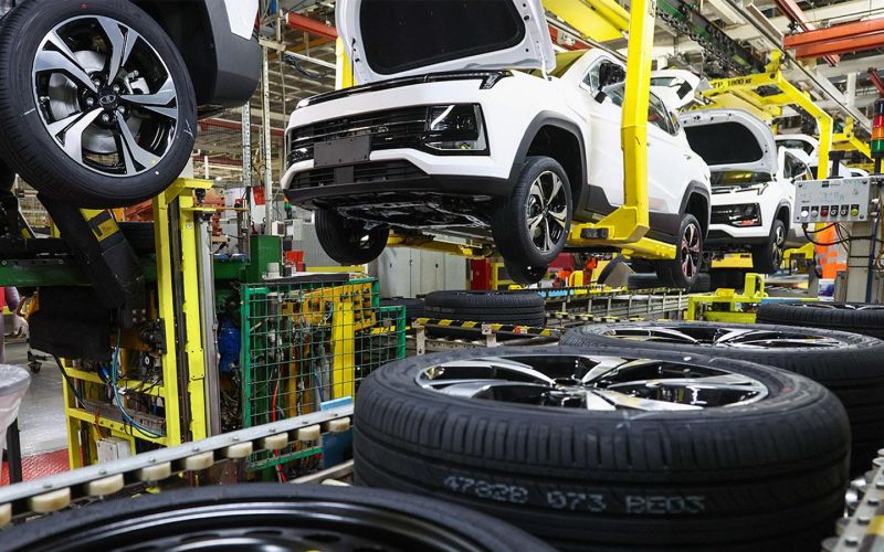 Производство автомобилей в России выросло. Что будет с заводами в 2025 году