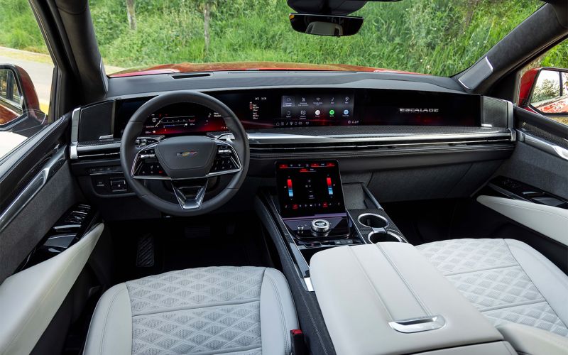 Обновленный 682-сильный Cadillac Escalade-V прибывает в Россию. Фотографии и цены