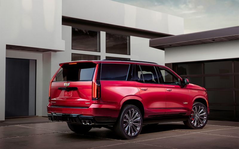 Обновленный 682-сильный Cadillac Escalade-V прибывает в Россию. Фотографии и цены