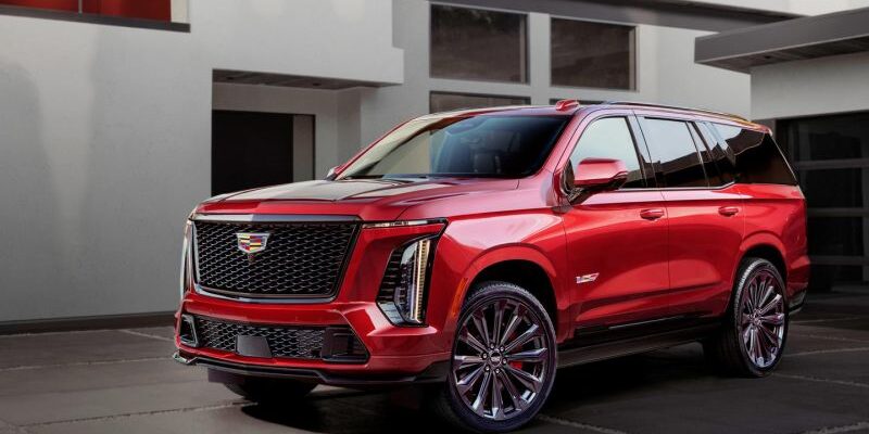 В Россию прибыл обновленный 682-сильный Cadillac Escalade-V. Фото и цена