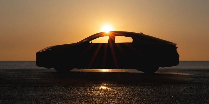 7 дней до дебюта. Lexus анонсировал премьеру нового поколения седана ES