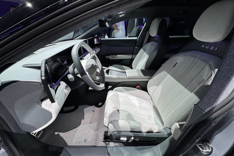 Не кольца, а буквы: первый «живой» обзор Audi E5 Sportback