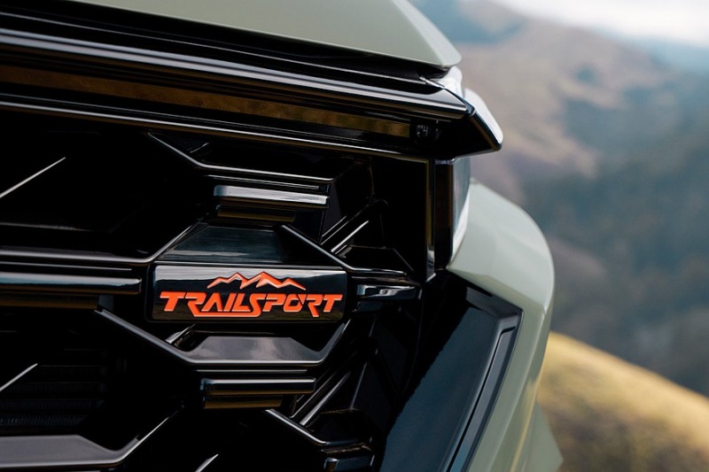 Кроссовер Honda CR-V брёл «внедорожную» версию TrailSport, есть и другие обновки