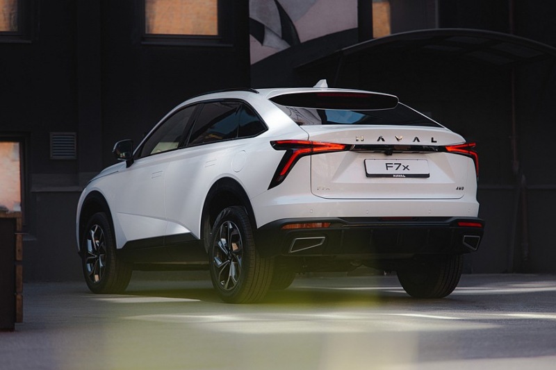 Новый купе-кроссовер Haval F7x, пока не представленный в Китае: цены в России