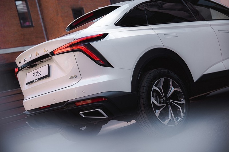 Новый купе-кроссовер Haval F7x, пока не представленный в Китае: цены в России