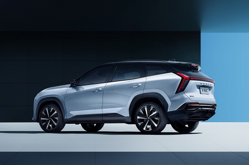 Представлен совершенно новый Geely Atlas: простой дизайн, богатая комплектация