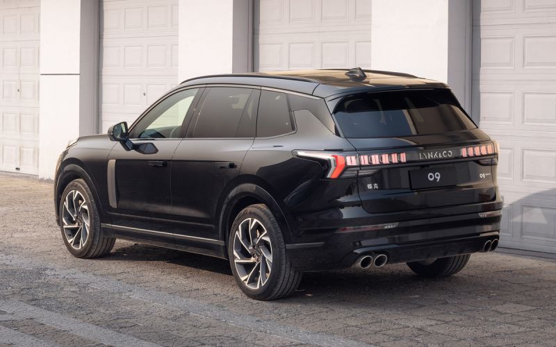 09 или 001? Флагманский кроссовер Lynk & Co будет официально представлен в России