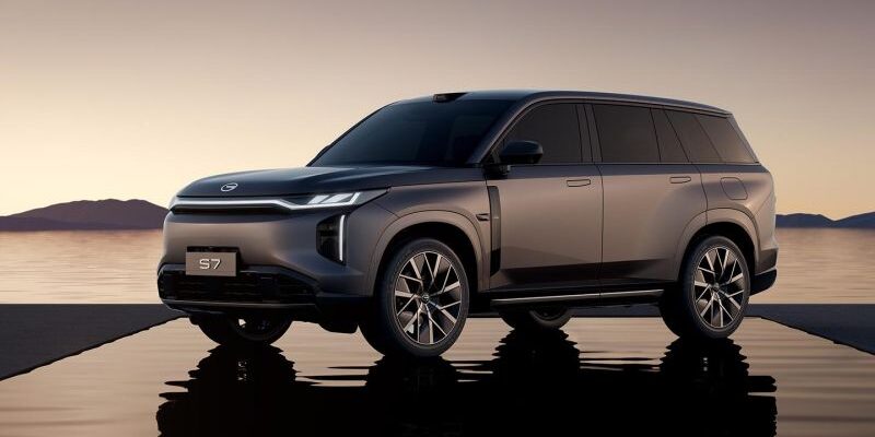 2248 светодиодов. Гибридный кроссовер GAC S7 официально появится в России