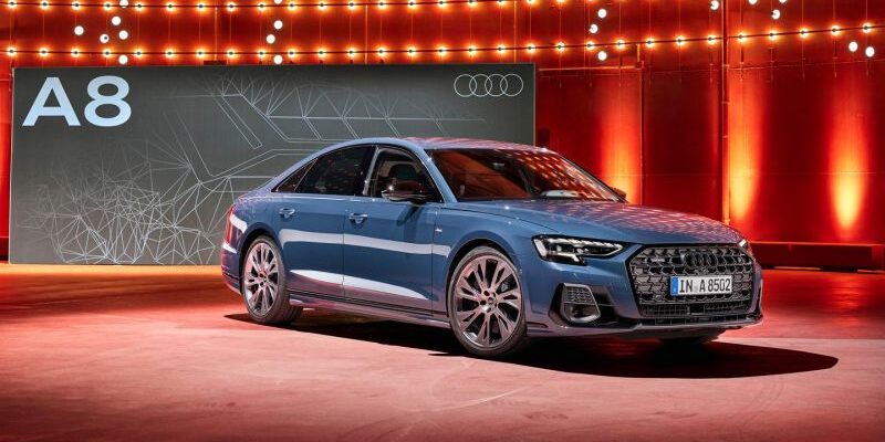 45% за Audi. Какие седаны до ₽15 млн выбирали россияне