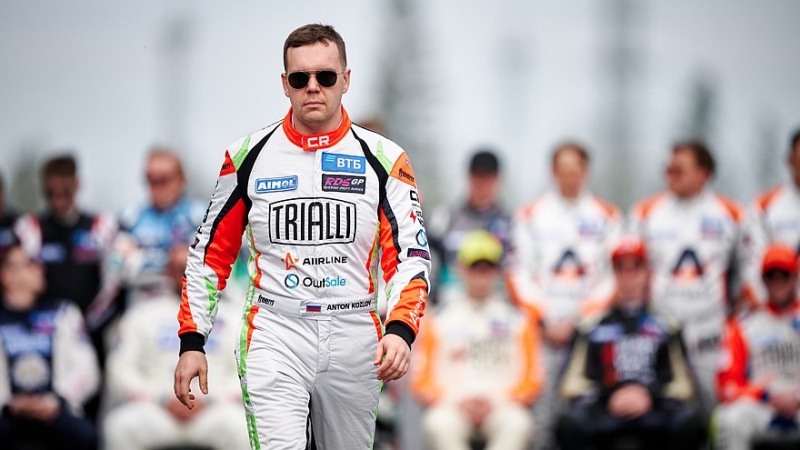 Антон Козлов одерживает вторую победу в карьере на гонке RDS GP на бульваре Игора