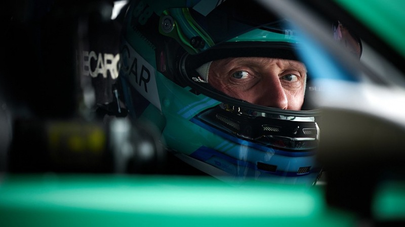 Антон Козлов одерживает вторую победу в карьере на гонке RDS GP на бульваре Игора
