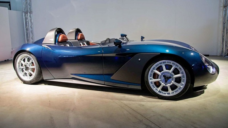 Automobili Mignatta Rina: имитация Barchetta из Италии с мощным атмосферным двигателем V8