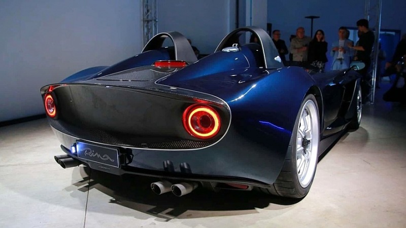 Automobili Mignatta Rina: имитация Barchetta из Италии с мощным атмосферным двигателем V8