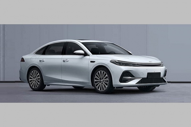 Большой седан Geely Galaxy A7 представлен раньше срока
