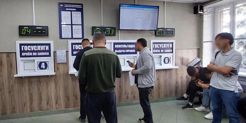 Должникам по алиментам предложили запретить регистрировать машины
