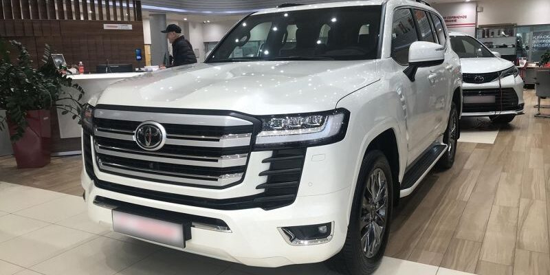 «Это фейк». Дилеры — о возобновлении официальных продаж Toyota в России