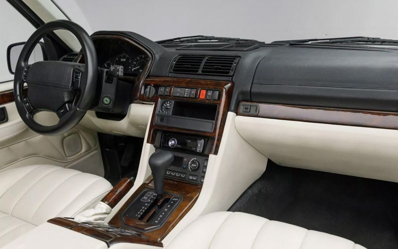 Цена на этот 20-летний Range Rover начинается от 100 000 долларов. Фотографии и подробности