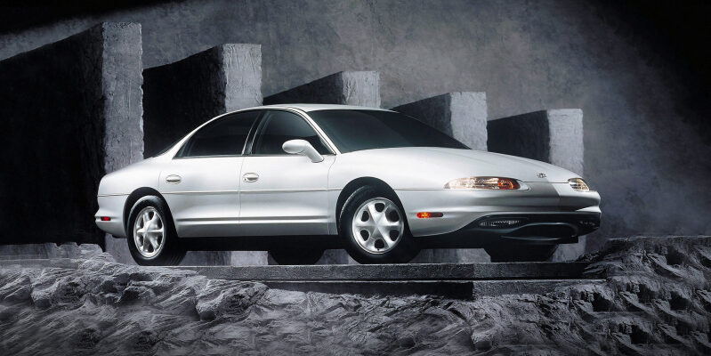 Фиаско науки и искусства: как появился и почему провалился Oldsmobile Aurora