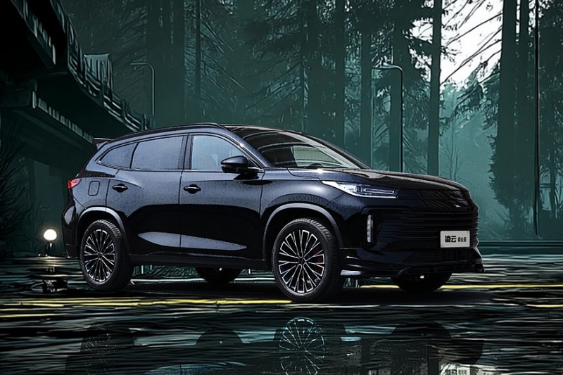 Кроссовер Exeed TXL представлен в черном цвете, новая специальная версия стала более агрессивной