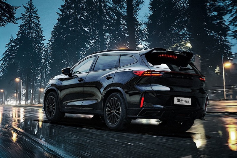Кроссовер Exeed TXL представлен в черном цвете, новая специальная версия стала более агрессивной