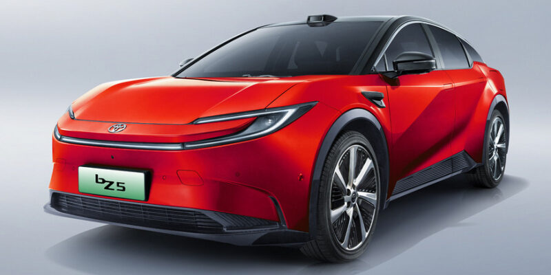 Купеобразный кроссовер Toyota bZ5 встал на конвейер