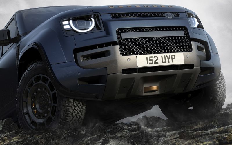 Компания Land Rover выпустила обновленную версию Defender. Фотографии и основные изменения