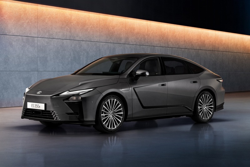 Европейская премьера нового поколения Lexus ES: технические подробности