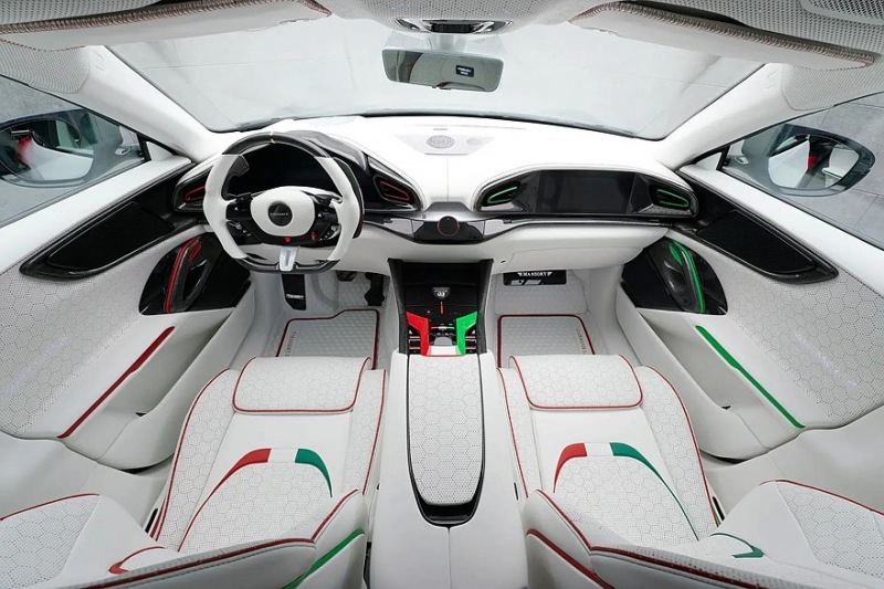 Mansory Pugnator Tricolore: наиболее агрессивно модифицированная версия Ferrari Purosangue