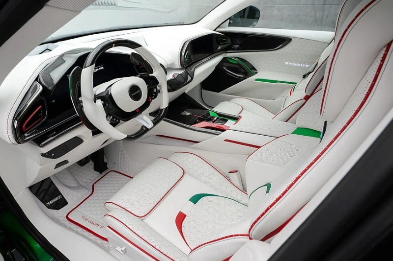 Mansory Pugnator Tricolore: наиболее агрессивно модифицированная версия Ferrari Purosangue
