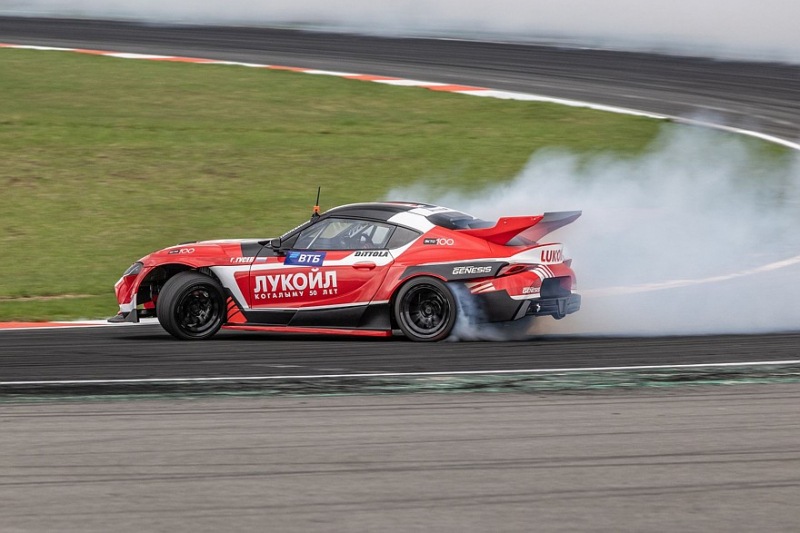 Много углеродного волокна, облегчение и рулевая рейка BMW: Toyota Supra A90, настроенная для RDS GP