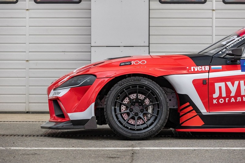 Много углеродного волокна, облегчение и рулевая рейка BMW: Toyota Supra A90, настроенная для RDS GP