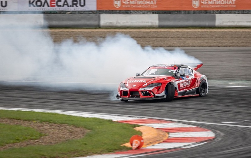 Много углеродного волокна, облегчение и рулевая рейка BMW: Toyota Supra A90, настроенная для RDS GP
