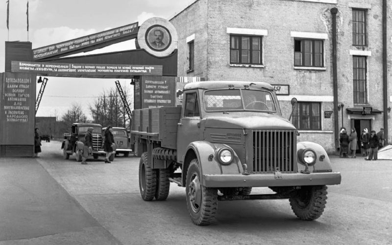 На каких автомобилях ездили советские граждане после войны? Шесть легендарных автомобилей