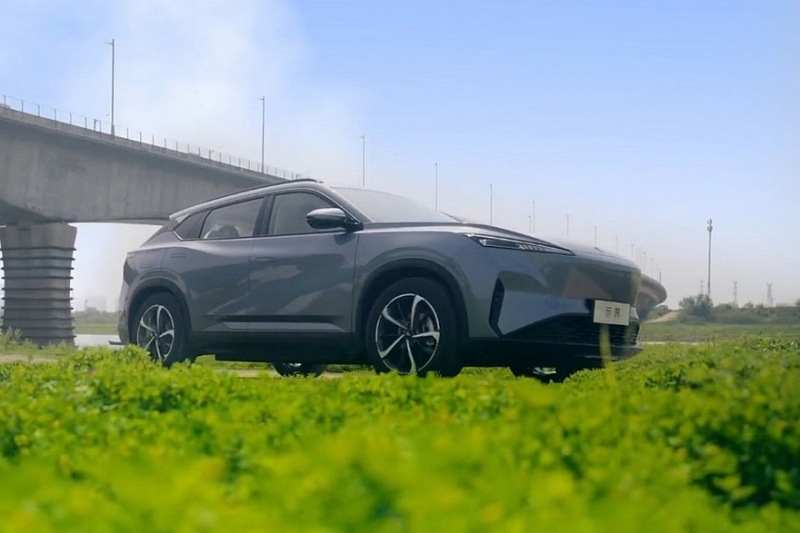 Кроссовер Hedmos 06 от совместного предприятия Dongfeng Peugeot Citroen теперь доступен для заказа