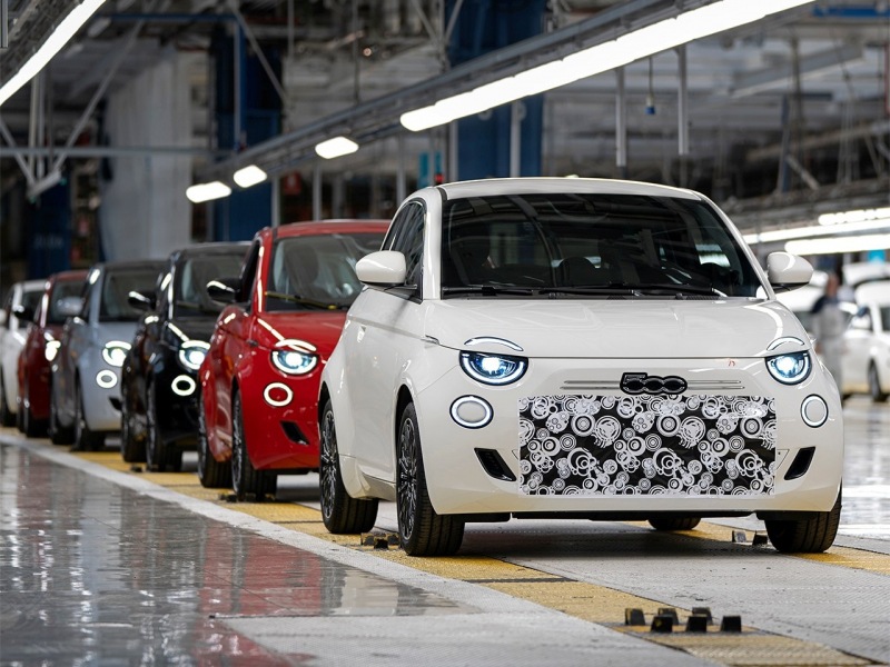 Новый бензиновый Fiat 500 представлен на первой фотографии: не ждите много лошадиных сил