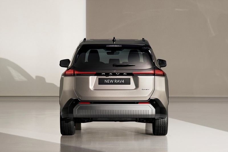 Новый кроссовер Toyota RAV4 представлен в нескольких версиях