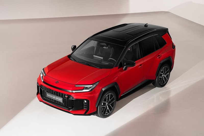 Новый кроссовер Toyota RAV4 представлен в нескольких версиях